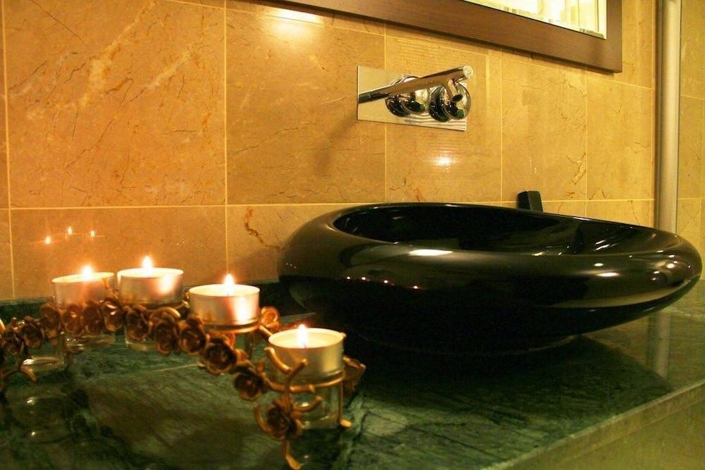 Adanava Hotel Eksteriør billede